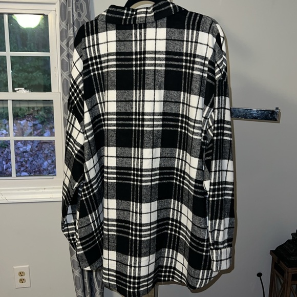 Shacket - Picture 2 of 2